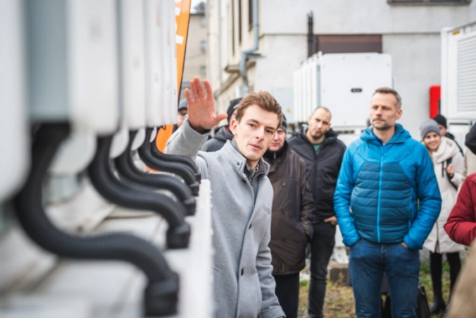 Hodek1 1024x682 1 768x512 1.png