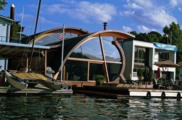 Floating House Inspired by Nature