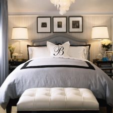 Contemporary black and white bedroom decors.jpg