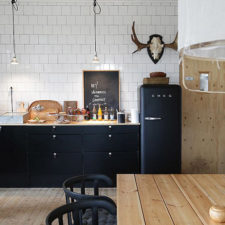 Dark kitchen design.jpg