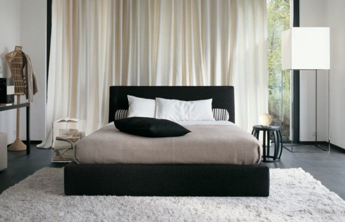 Simple black and white bedroom decor.jpg