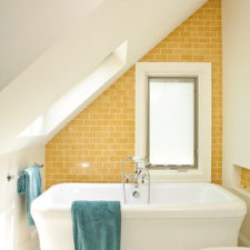 Small attic bathroom decoration.jpg