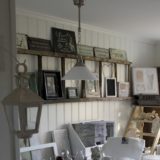 20 creative ways to use ladders for vintage home decorating20.jpg