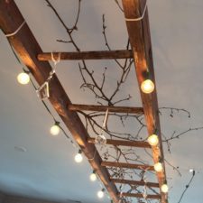 20 creative ways to use ladders for vintage home decorating9.jpg