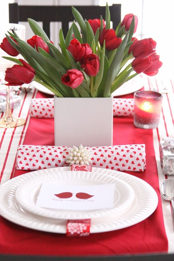 Romantic valentines day table settings red.jpg