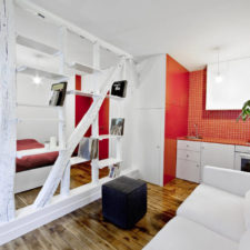 Main_montmatre red and white apartment 2 1.jpg