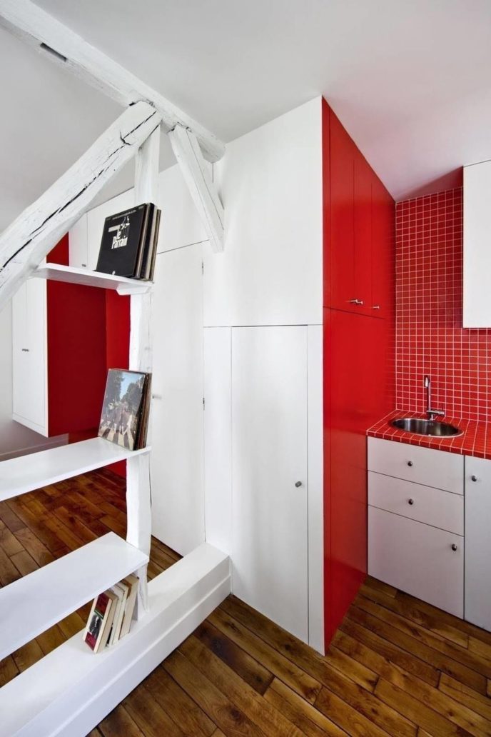 Main_montmatre red and white apartment 5.jpg