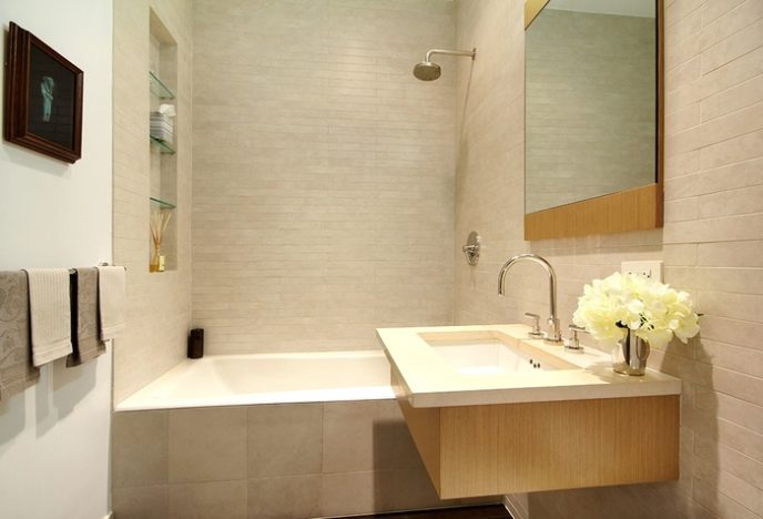 Post_contemporary full bathroom with rain shower i_g isp1aq4lp77nqn1000000000 vlo9m.jpg