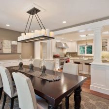 Traditional dining room with dining table and rectangular chandelier i_g istg82a7agdho20000000000 7t2ax.jpg