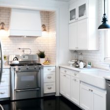 Traditional kitchen with tile flooring and subway tile i_g islikityko2lp81000000000 r3zxz.jpg