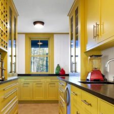 Yellow paint for kitchens_4x3.jpg.rend_.hgtvcom.1280.960.jpeg