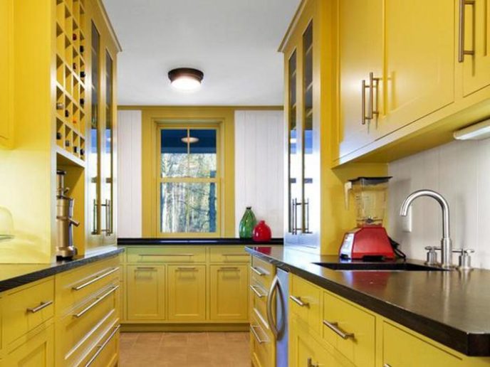 Yellow paint for kitchens_4x3.jpg.rend_.hgtvcom.1280.960.jpeg