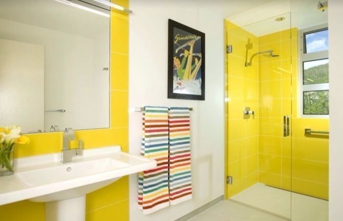 Contemporary 3 4 bathroom with rain shower i_g is13j7hgv7ahcs0000000000 tf38m.jpg