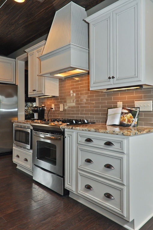 Post_traditional kitchen with glass subway tile i_g is5m0tdyegpb281000000000 l4q5e.jpg