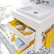 Yellow bathroom designs 19 554x643.jpg