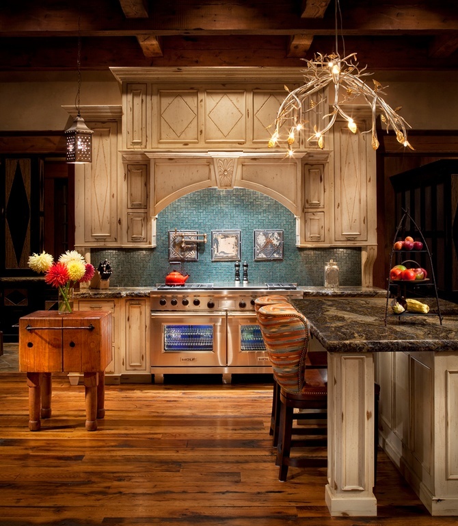 Post_eclectic kitchen with outdoor chandelier mantel and herringbone tile i_g ispxiueh5zs71p1000000000 _p6cy.jpg