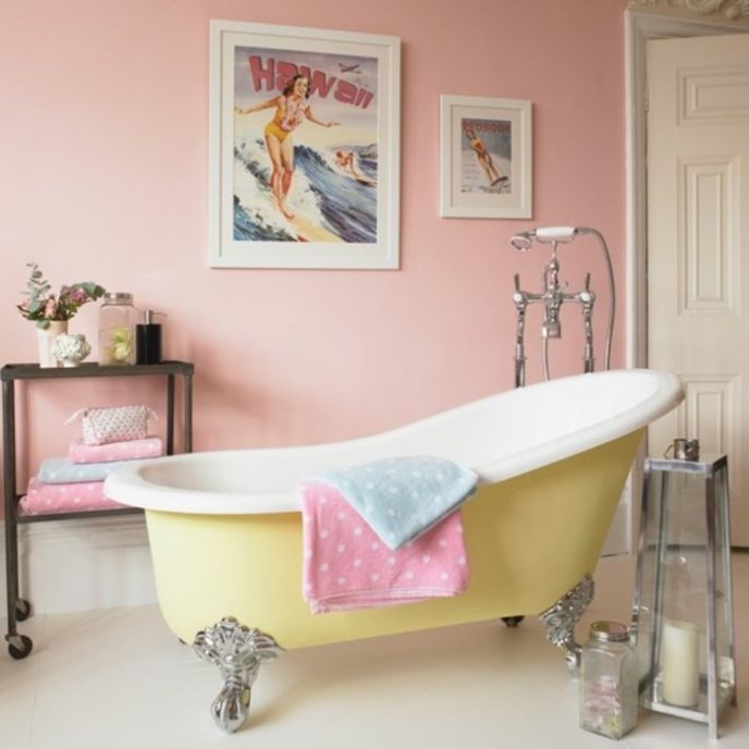 Post_pink bathroom with yellow bath1.jpg