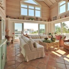 Post_cottage living room with wood ceiling i_g islqe7bvjnp4uq1000000000 rvevy.jpg