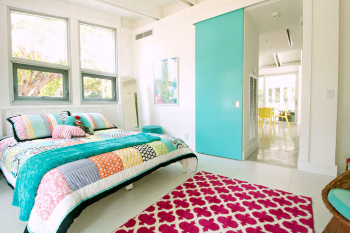 Post_houzz bedrooms bedroom mediterranean with bold patterns aqua blue wall 21 1.jpg