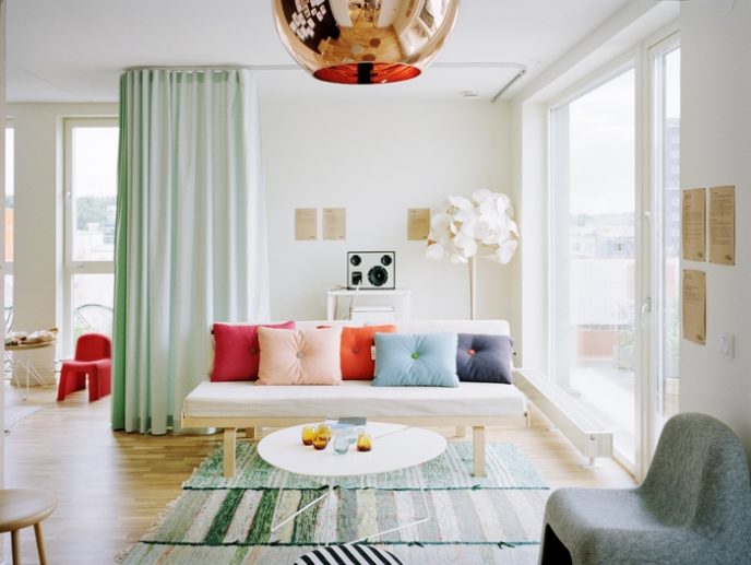 Post_nice colorful living room interior desig.jpg