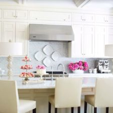 Post_traditional kitchen with upholstered bar stools i_g isxfyg3y8vr26c0000000000 0xkv8 1.jpg