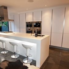 Post_1._contemporary_white_kitchen_island_design.jpg