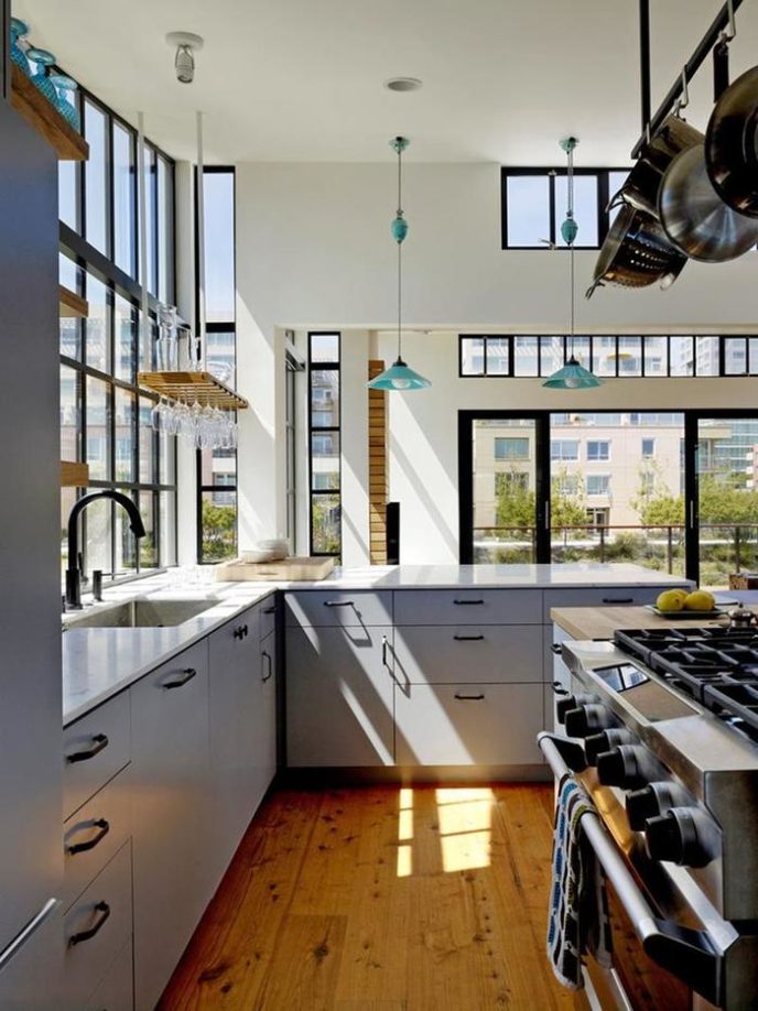 Post_25 stunning kitchens with big windows 4.jpg