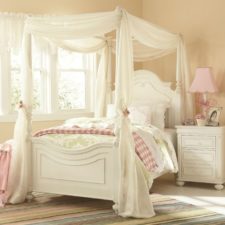 Post_cream wall color with classic white bed frame for elegant princess bedroom ideas with pink table lamp.jpg