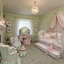 Post_princess canopy bedroom furniture.jpg