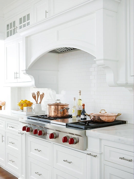 Post_traditional kitchen with subway tile and crown molding i_g isl6zd659gfx1y1000000000 i6h2v.jpg