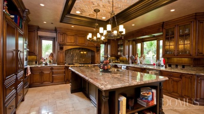 Post_traditional kitchen with tray ceiling i_g istgg88gb2k1u31000000000 qlhsl.jpg