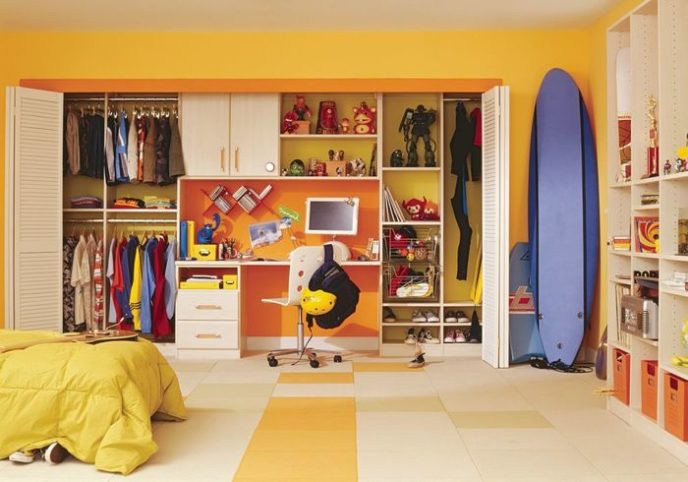 Post_contemporary kids bedroom with built in desk i_g ishbo5v5kgr2v90000000000 ozmml.jpg