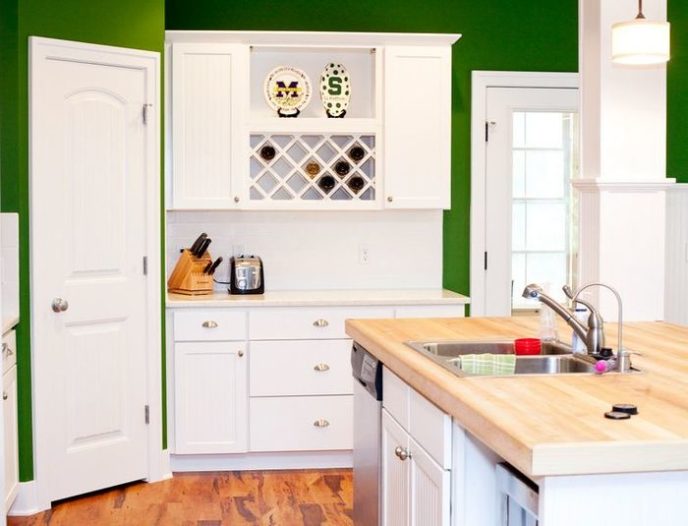 Post_cottage kitchen with subway tile i_g is1bxjynf7wmbn0000000000 4vviz.jpg