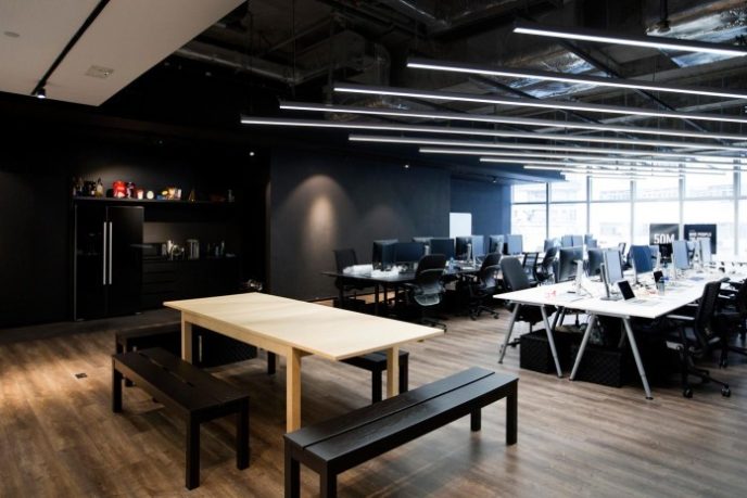 Post_minimalist black and white interior of 9gag office in hong kong designed by laab architects 05 696x464.jpg