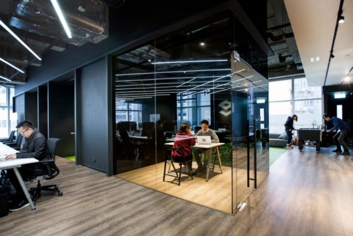 Post_minimalist black and white interior of 9gag office in hong kong designed by laab architects 09 696x464.jpg