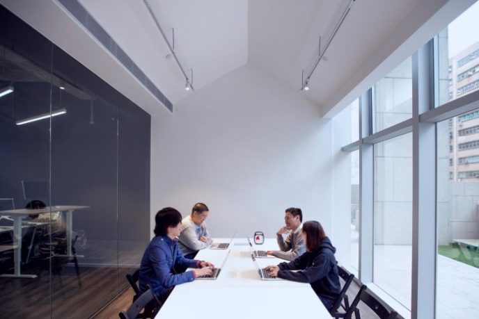 Post_minimalist black and white interior of 9gag office in hong kong designed by laab architects 13 696x464.jpg