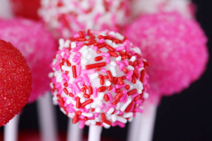 Post_red and pink cake pops1.jpg