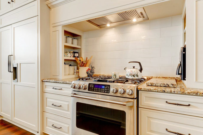 Post_traditional kitchen with subway tile i_g is1vkbn6vgzyq01000000000 f_bg0.jpg