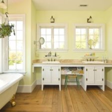 Post_cottage full bathroom with clawfoot tub i_g is 1euwxot9b3i3h rzgeo.jpg