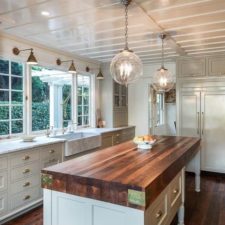 Post_cottage kitchen with crown molding pendant lights and medicine cabinet i_g ishzqntuayhh4l1000000000 9wppx.jpg