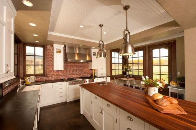 Post_country kitchen with brick backsplash i_g istkjdx6wvtyil0000000000 w9fgn.jpg