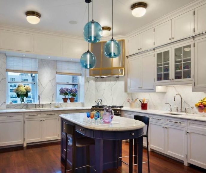 Post_traditional kitchen with breakfast bar crown molding and stone backsplash i_g is9d0us903asuk0000000000 zscwc.jpg