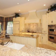 Post_traditional kitchen with breakfast nook and crown molding i_g is17i2dgsn5smn7 wpnj_.jpg