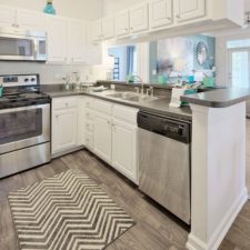 Post_traditional kitchen with stone backsplash i_g istctvnw2b059p1000000000 ipym5.jpg