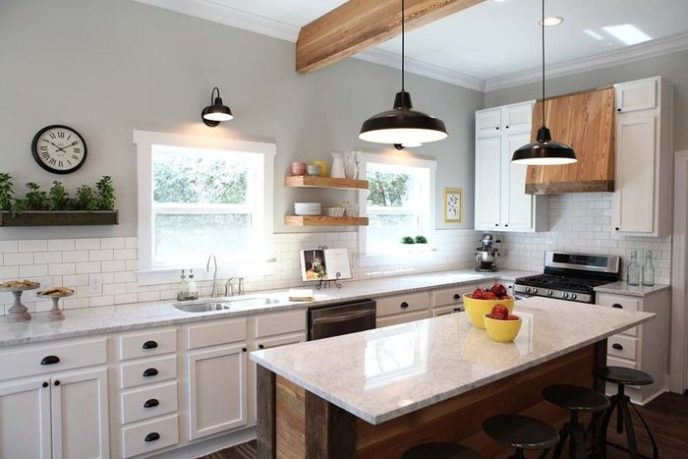 Post_traditional kitchen with white cabinets i_g ishrk593zl77z51000000000 3fafs.jpg