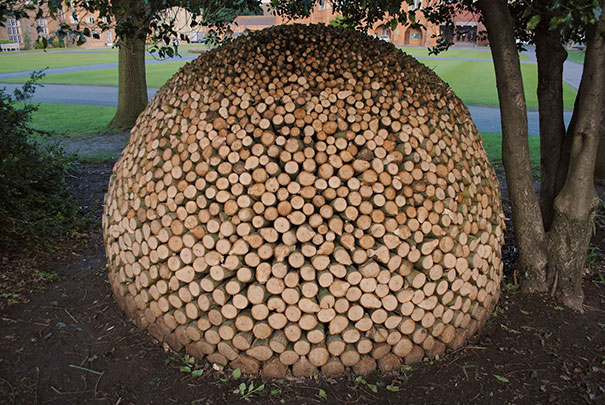 Creative wood pile stacking art 17 581769976af95__605.jpg