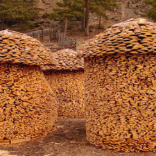 Creative wood pile stacking art 30 5818650150725__605.jpg