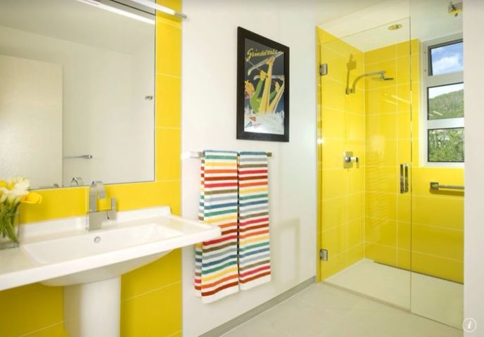 Post_contemporary 3 4 bathroom with rain shower i_g is13j7hgv7ahcs0000000000 tf38m.jpg