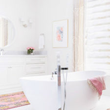 Post_the dos and donts of decorating an all white bathroom 1910307 1474413664.jpg