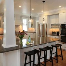 Post_traditional kitchen with breakfast bar crown molding and white cabinets i_g is 15fg00hgyvbdp 8vjvm.jpg